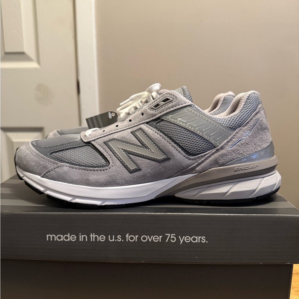 New Balance 990 V5